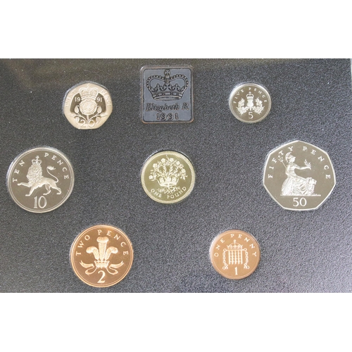 262 - A collection of three Royal Mint uncirculated proof annual year sets to include 1990. 1991 and 1992 ... 