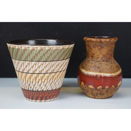 44 - Collection of eighteen studio pottery pieces in varying forms, sizes and finishes