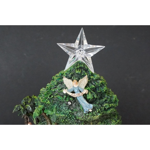 100 - Large hand painted Thomas Kinkade 'Glory to the Newborn King' illuminated decorative Christmas tree ... 