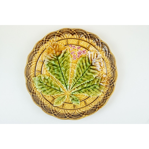 102 - Mixed early 20th century ceramics to include majolica leaf plates in various sizes and cup, one Wedg... 