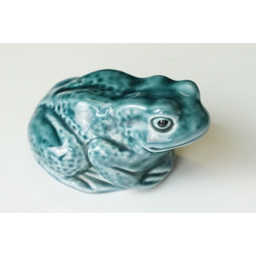 92 - Mixed collection of ceramic frogs to include a Poole pottery example together with three small metal... 