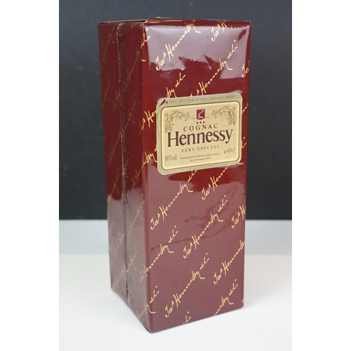 419 - Alcohol - eight bottles, comprising: Cognac Hennessy Very Special, boxed, 68cl, Martell V S Fine Cog... 