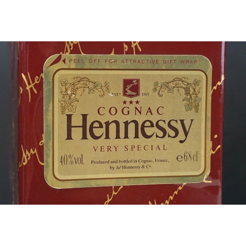 419 - Alcohol - eight bottles, comprising: Cognac Hennessy Very Special, boxed, 68cl, Martell V S Fine Cog... 