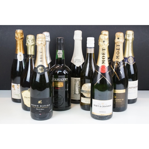 433 - Alcohol - five bottles of champage, comprising: Moet & Chandon Imperial Brut, 750ml, Moet & Chandon ... 