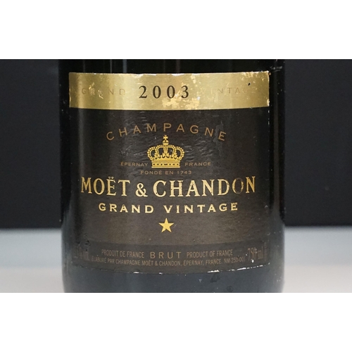 433 - Alcohol - five bottles of champage, comprising: Moet & Chandon Imperial Brut, 750ml, Moet & Chandon ... 