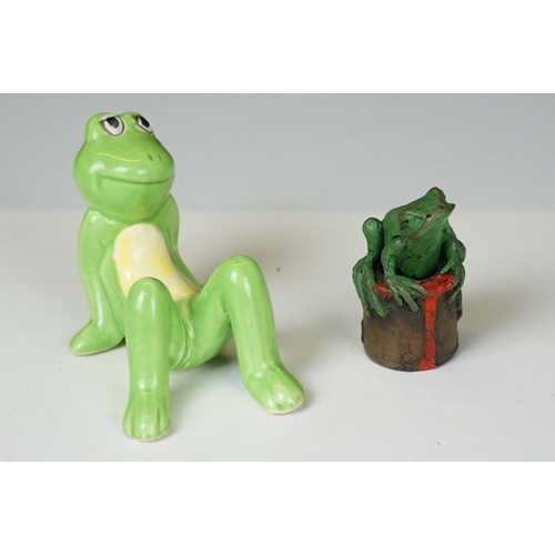 92 - Mixed collection of ceramic frogs to include a Poole pottery example together with three small metal... 