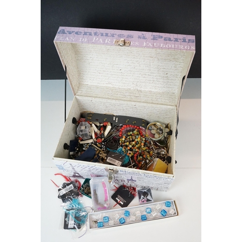 293 - Box of assorted fashion and costume jewellery