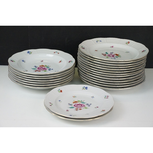 116 - Herend Hungary 'Nanking Bouquet' set of 13 plates, diameter 25.5cm, seven low soup bowls, diameter 2... 