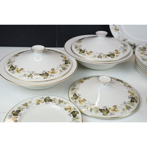 117 - Quantity of Royal Doulton 'Larchmont' leaf pattern tableware to include two lidded serving dishes, s... 