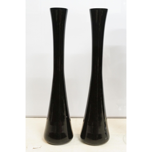 156 - Large mid century Italian glass artistic vase H 57cm with four accompanying tall black slender vases... 