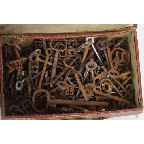 450 - Assortment of 20th century hardware items to include castors in varying sizes and styles, large coll... 