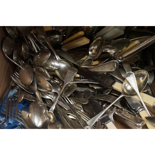 453 - Large collection of silver plated flatware cutlery (1 box)