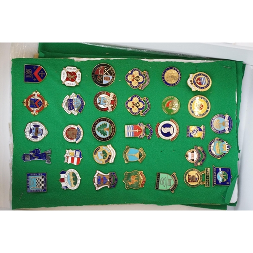 353 - A large and extensive collection of bowling badges from Wiltshire, Somerset, Bristol, Bath and surro... 