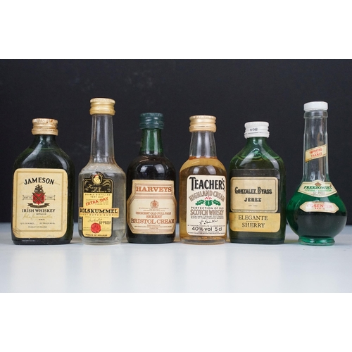 435 - Alcohol - Collection of alcohol miniatures and a Watney's Royal Celebration Ale, 1981 275ml (1 box)