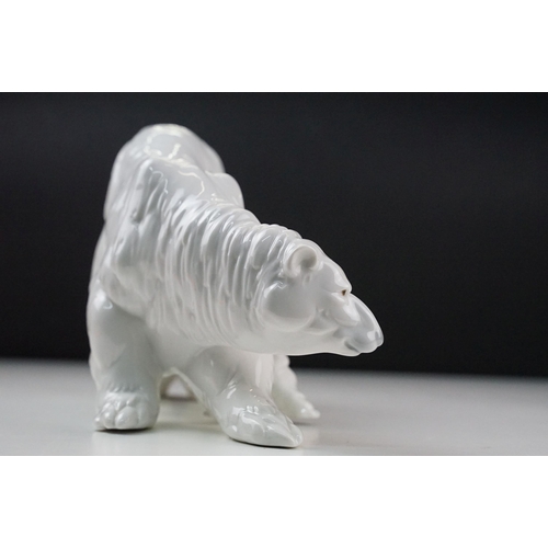 53A - Large Nao polar bear with cubs figurine, 1984 edition, H 20cm, W 35cm