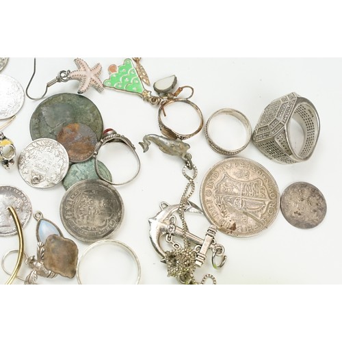 211 - A small box of mixed collectables to include a selection of coins to include pre decimal silver, rom... 