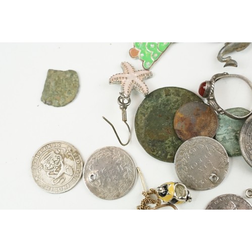 211 - A small box of mixed collectables to include a selection of coins to include pre decimal silver, rom... 