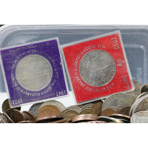 198 - A collection of mainly British pre decimal coins to include King George III examples together with s... 