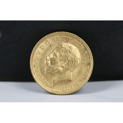 122 - A British King George V 1915 gold half sovereign coin