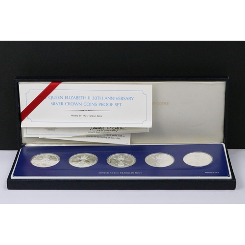 127 - A Franklin Mint Queen Elizabeth II Thirtieth Anniversary silver proof crown coin set, five coin set ... 