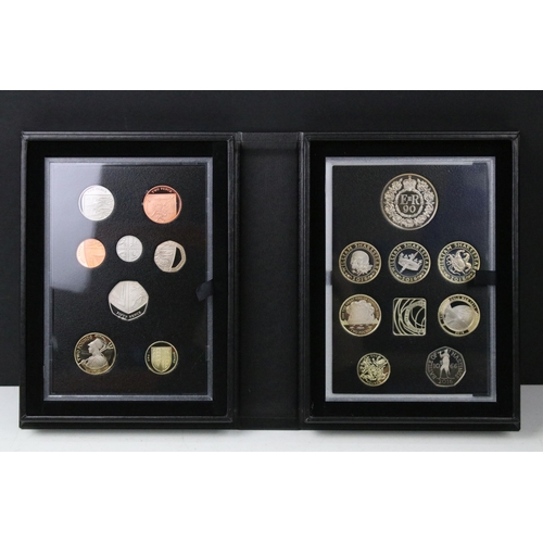 172 - A Royal Mint United Kingdom Queen Elizabeth II 2016 collectors edition proof coin set, encapsulated ... 