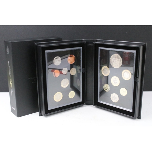 175 - A Royal Mint United Kingdom Queen Elizabeth II 2013 collectors edition proof coin set, encapsulated ... 