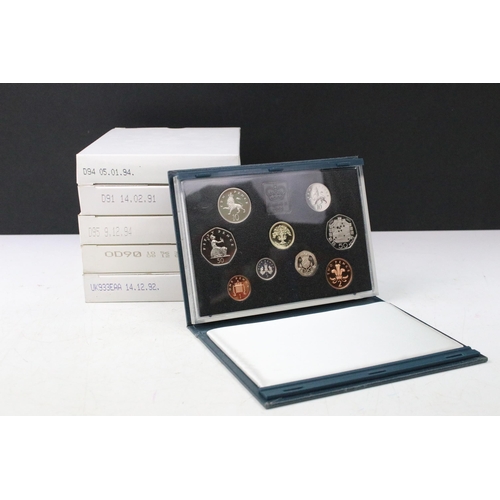 177 - A collection of six Royal Mint United Kingdom Queen Elizabeth II proof coin annual year sets to incl... 