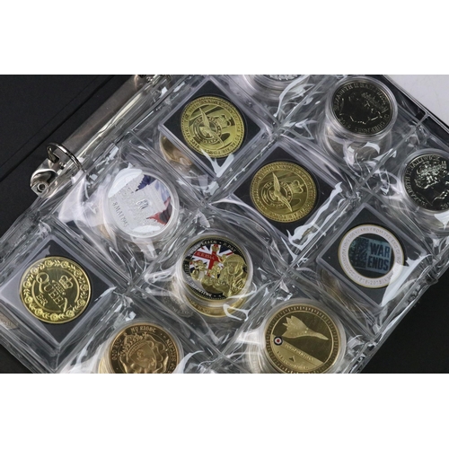 189 - A collection of mixed coins contained within two collectors folders to include a good selection of c... 