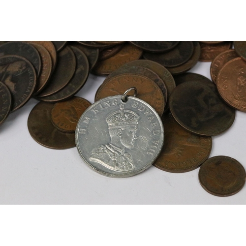 192 - A collection of British pre decimal coins to include Queen Victoria examples together with two comme... 