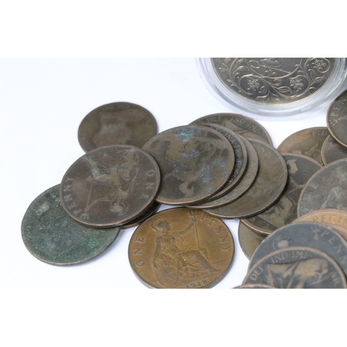 192 - A collection of British pre decimal coins to include Queen Victoria examples together with two comme... 