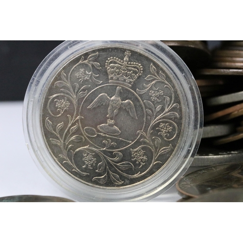 192 - A collection of British pre decimal coins to include Queen Victoria examples together with two comme... 