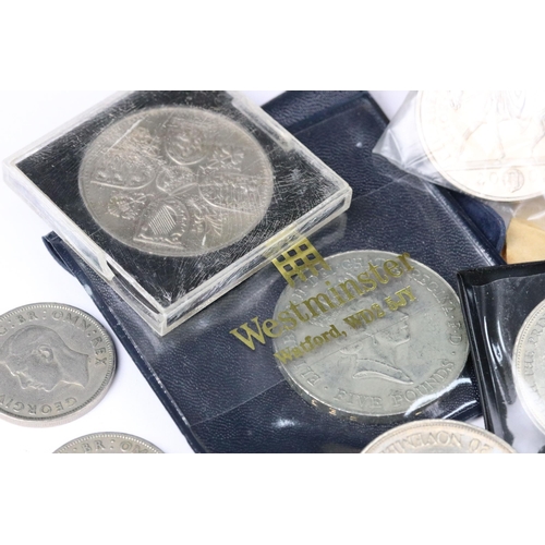 82 - A collection of mixed British coins to include commemorative crowns and Queen Victoria, King George ... 