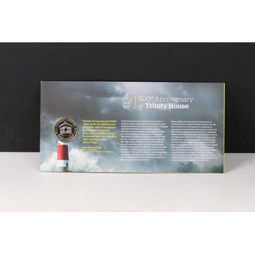 47 - A collection of sixteen British Royal Mint commemorative collectors £2 coin packs and covers to incl... 