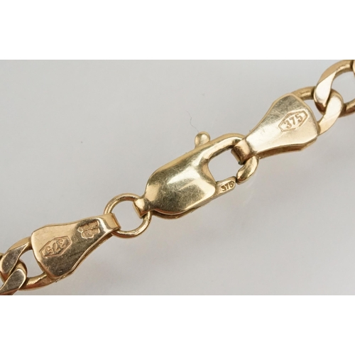 150 - 9ct gold flat link figaro chain having a lobster clasp. Hallmarked Sheffield to the jump link. Chain... 