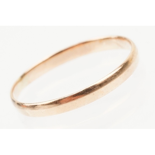 161 - Two 9ct gold wedding band rings to include yellow gold example of D form (hallmarked Chester 1856,si... 