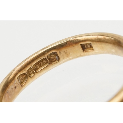 161 - Two 9ct gold wedding band rings to include yellow gold example of D form (hallmarked Chester 1856,si... 