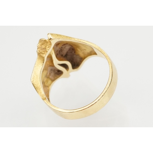 20 - 1970s Finnish Lapponia 18ct gold brutalist ring designed by Bjorn Weckstrom. Finnish hallmarks to ba... 