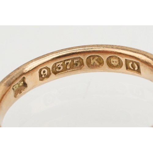 221 - Two 9ct gold wedding band rings to include a large ring of D form (hallmarked London 1978, size Q.5)... 