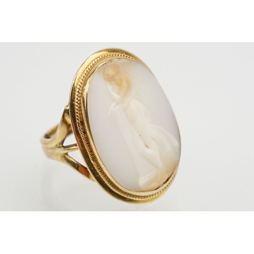 23 - Early 20th Century 9ct gold cameo ring having a carved shell cameo depicting a female figure. Shank ... 