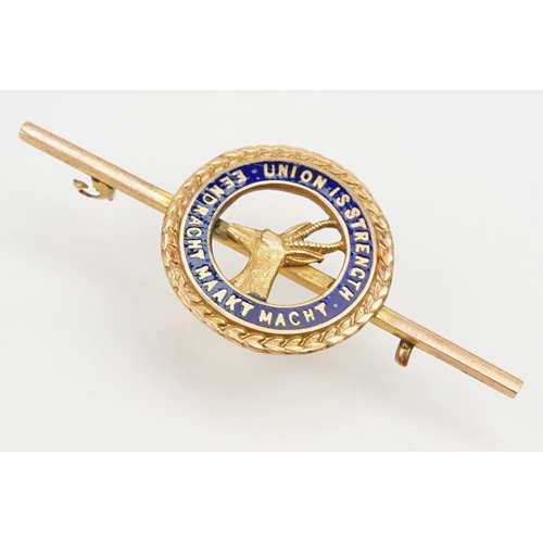 232 - 9ct gold 'Union is Strength' motto bar brooch (af, marked 9ct) together with a 9ct gold locket penda... 