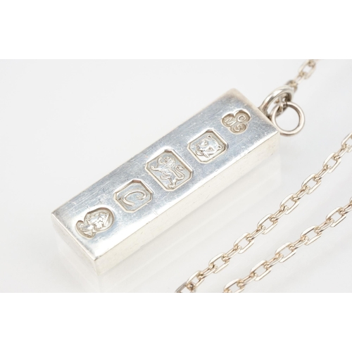 239 - Collection of silver jewellery to include two silver ingot pendants 1977, a pair of floral drop earr... 