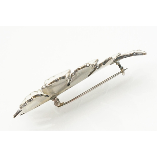 26 - Norwegian mid 20th Century silver enamelled leaf brooch. Marked C O W to verso, sterling Norway. Bro... 