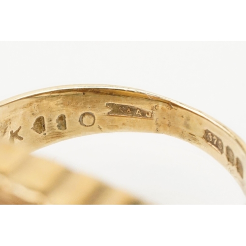 42 - 9ct gold ring set with a 1/10 oz 1938 Krugerrand coin. The ring with reeded details. Hallmarked Lond... 