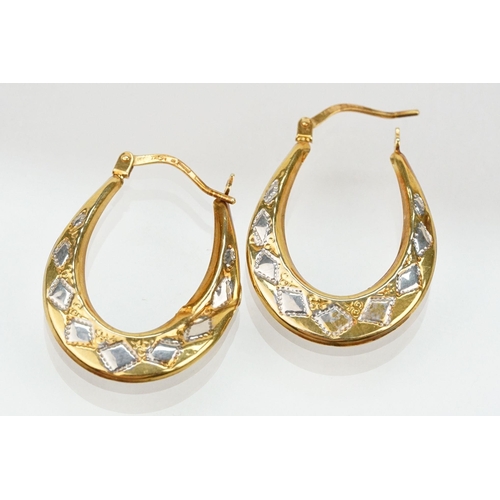 106 - Selection of 9ct gold earrings to include a pair of two tone hoops (hallmarked 375 to posts), a pair... 