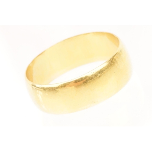 114 - 22ct gold hallmarked wedding band ring of D form. Hallmarked Birmingham 1912. Size N.5.