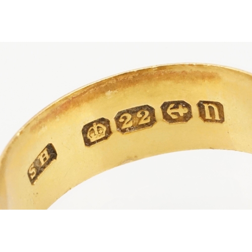 114 - 22ct gold hallmarked wedding band ring of D form. Hallmarked Birmingham 1912. Size N.5.