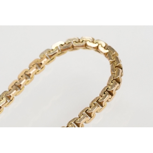 116 - Two 9ct gold chain fine link necklaces. Both hallmarked to jump link together with a rolled gold fin... 