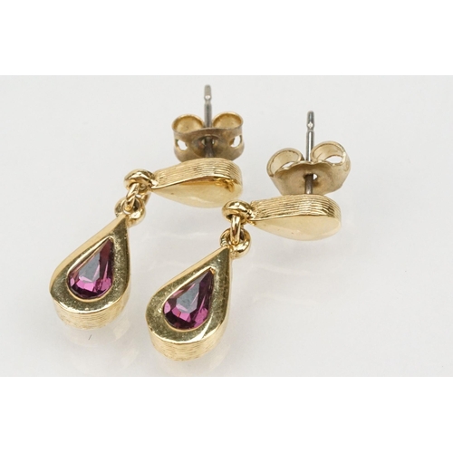 178 - Two pairs of 9ct gold Claddagh design hoop earrings with hinged posts. Both marked 375. Measures 2.5... 