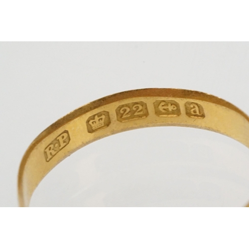 194 - Two gold wedding band rings to include a 22ct gold band (hallmarked Birmingham 1900) and a 9ct gold ... 