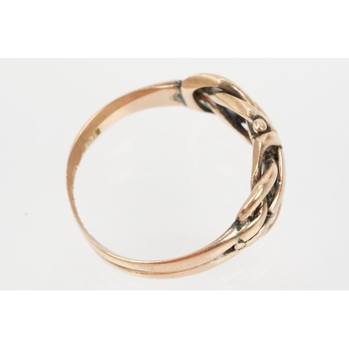 195 - 9ct gold knot design ring with pierced details (hallmarked Chester, partially obscured, size M.5) to... 